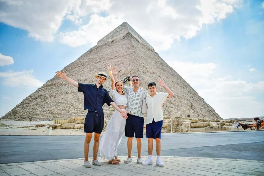 Hurghada: Cairo Pyramids, Sphinx & Egyptian Museum Day Trip - Why make the long journey from Hurghada?