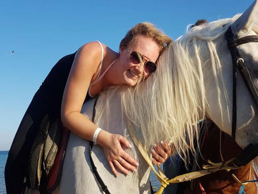 Hurghada: Desert and Sea Horseback Riding Tour with Transfer - What to bring and what to expect