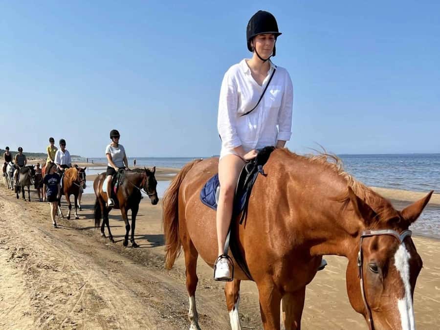 Hurghada: Desert and Sea Horseback Riding Tour with Transfer - The photo stop and the return ride