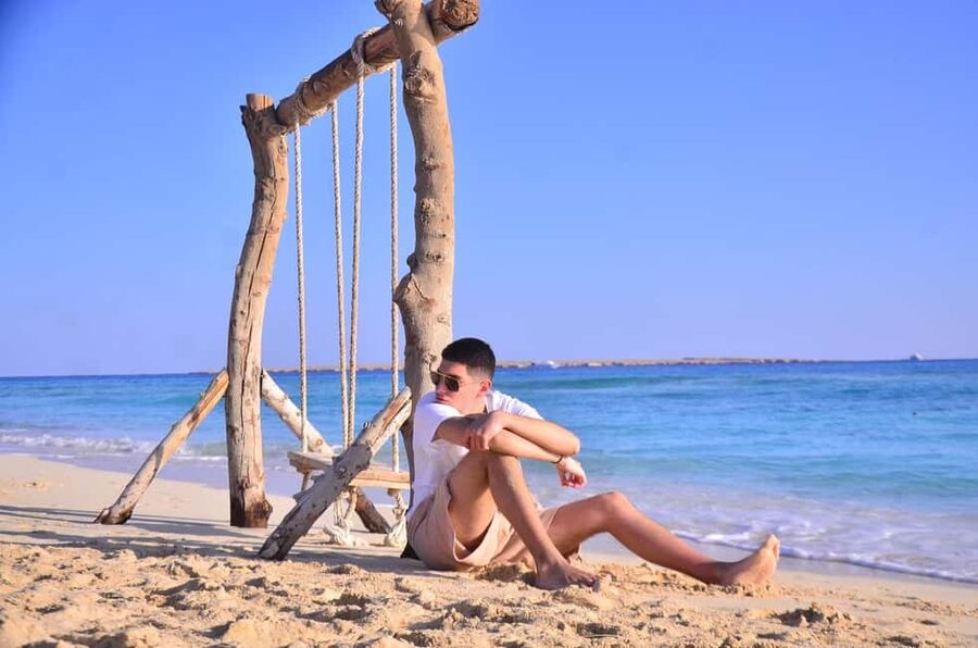 Hurghada: Eden Island Day Trip with Water Sports and Lunch - Eden Island beach time