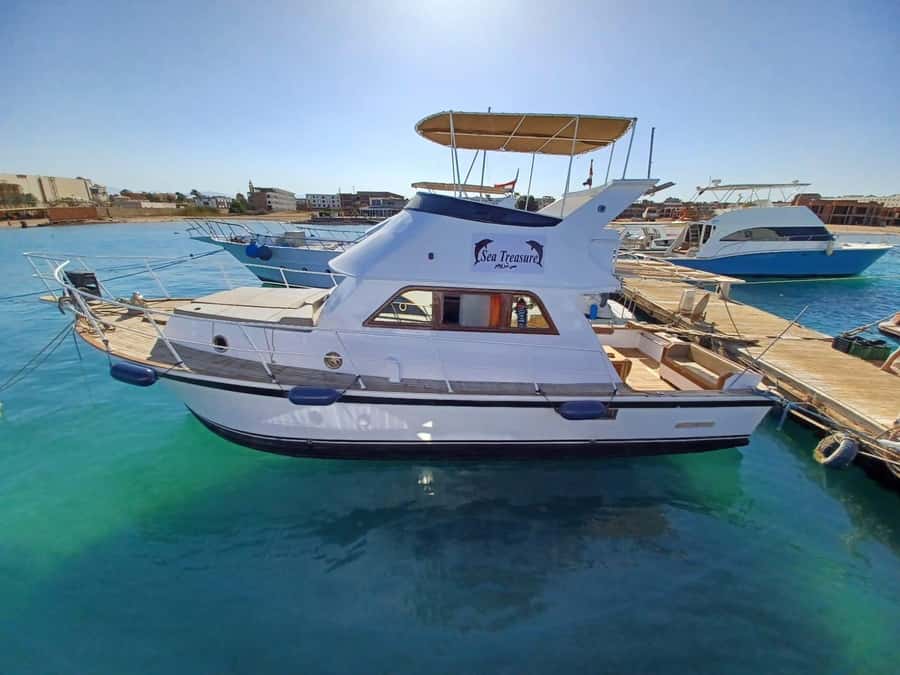 Hurghada: Elegance Yacht Cruise To Orange bay Island W lunch - The Chance to See Dolphins