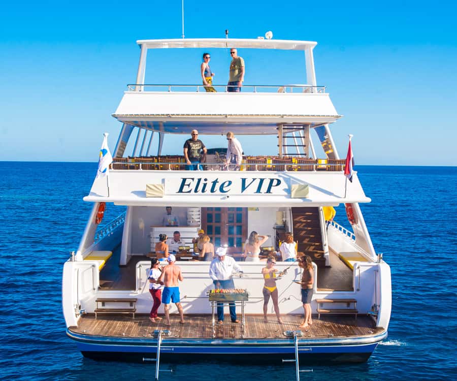 Hurghada: Elite vip snorkeling cruise with BBQ buffet lunch - A spacious start from Hurghada Marina