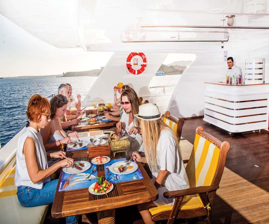 Hurghada: Elite vip snorkeling cruise with BBQ buffet lunch - The BBQ lunch is a real part of the experience
