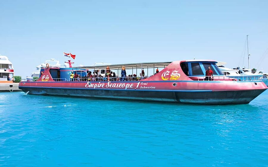 Hurghada: Empire Submarine Boat Trip with Snorkel and Drinks - What the crew and boat service add