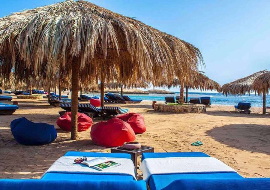 Hurghada: Full-Day Snorkeling Tour in Sharm El Naga w/Lunch - Arriving at the protected bay