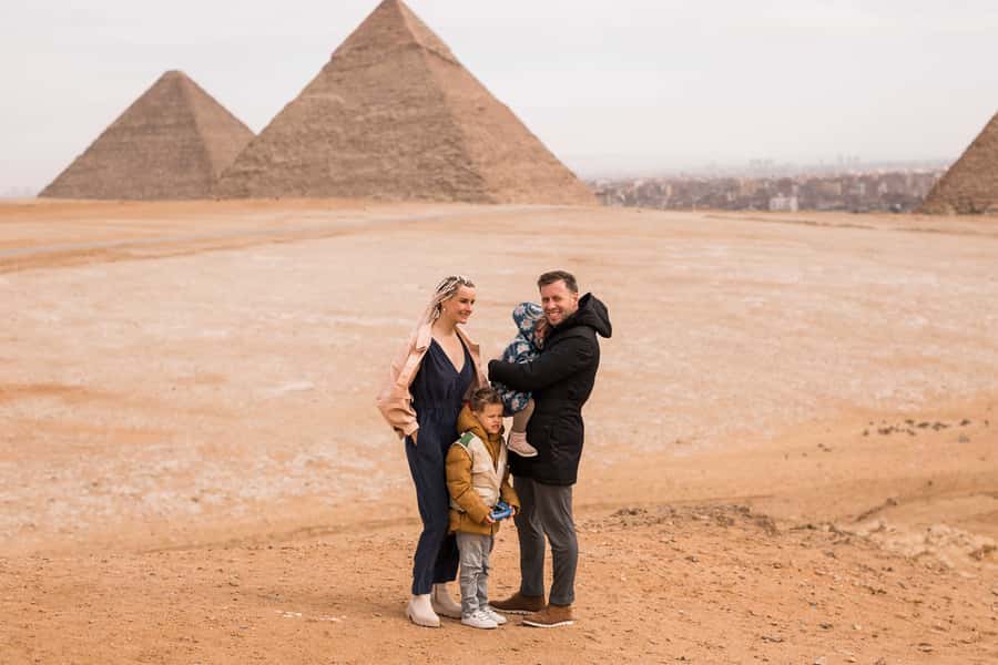 Hurghada: Giza Pyramids, Sphinx, Museum & Old Souq Day Trip - Who should book this day trip?