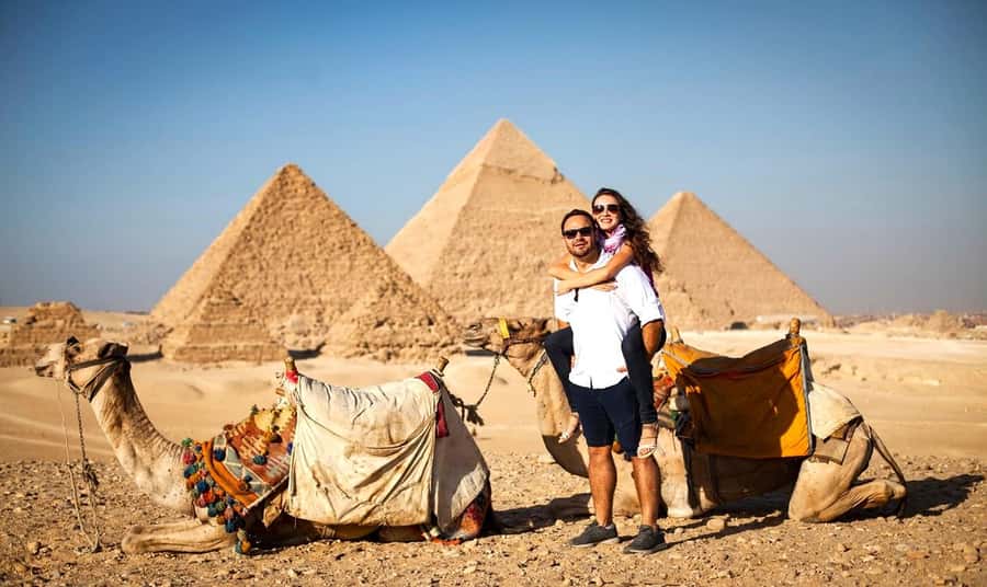 Hurghada: Giza Pyramids, Sphinx, Museum & Old Souq Day Trip - Why this Hurghada to Cairo trip takes all day