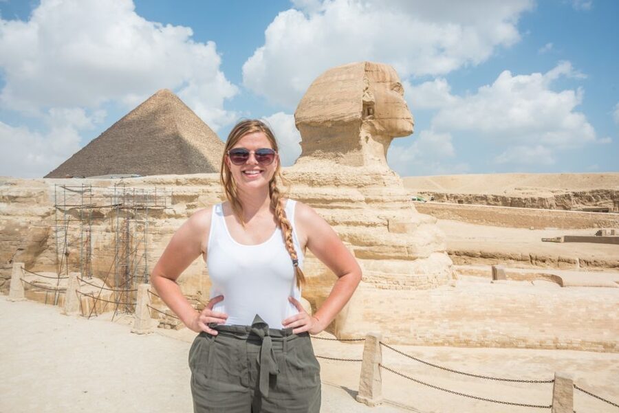 Hurghada: Giza Pyramids, Sphinx, Museum & Old Souq Day Trip - The guides are a major part of the value