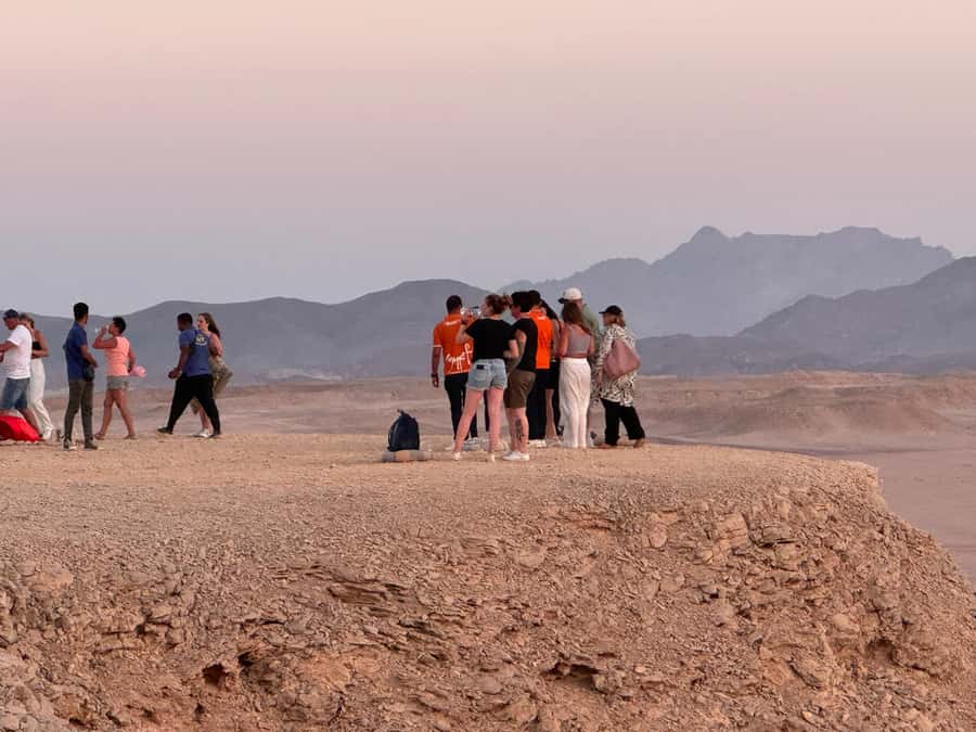 Hurghada: Hiking , dinner & stargazing - Who should book this experience?
