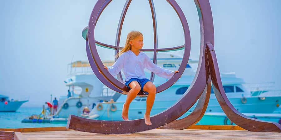 Hurghada: Hula Hula Island Boat Trip with Snorkeling & Lunch - Lunch, drinks, and the included activities