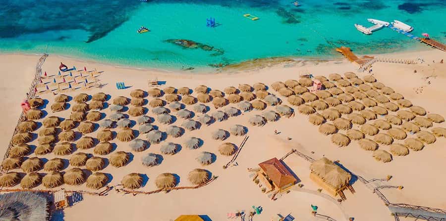 Hurghada: Hula Hula Island Boat Trip with Snorkeling & Lunch - The ride across the Red Sea