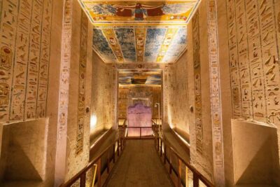 Luxor Highlights & King Tut Tomb Tour with Lunch