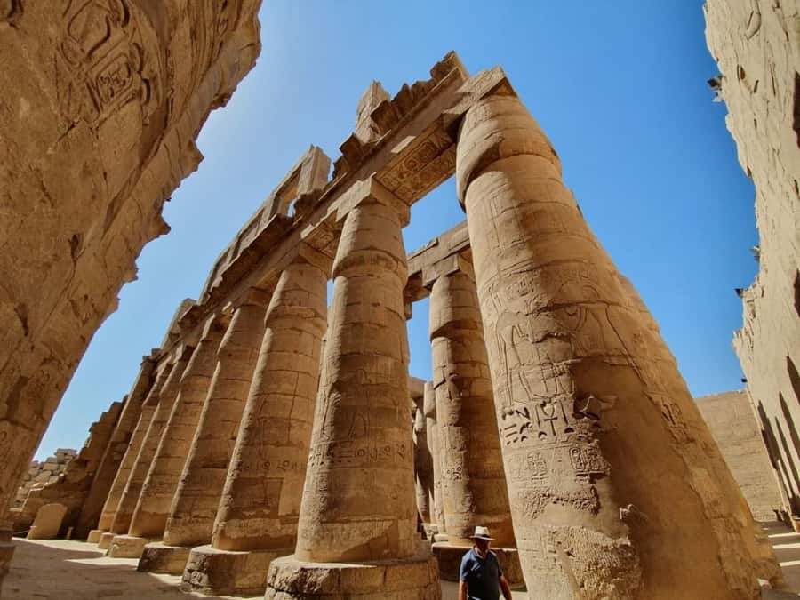 Hurghada: Luxor Highlights & King Tut Tomb Tour with Lunch - Hatshepsut’s Temple at Deir el-Bahari
