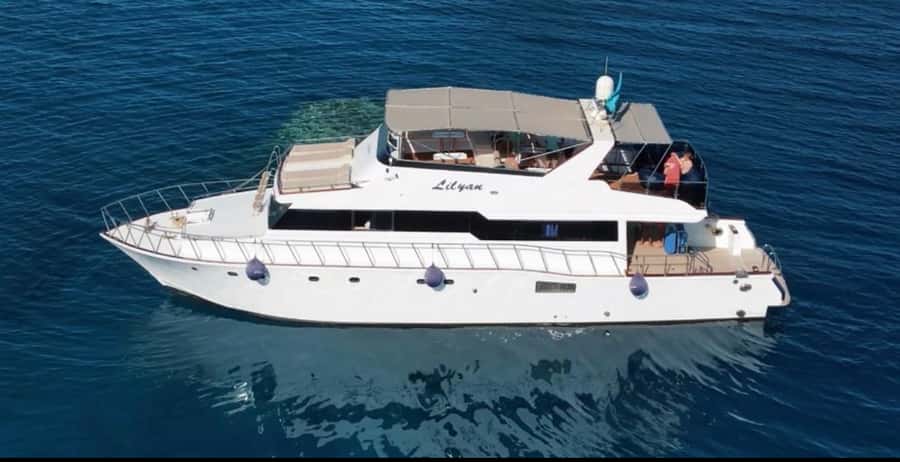 Hurghada: Luxury Yacht Trip with Personal Crew and Chef - Setting out from Palm Royal marina