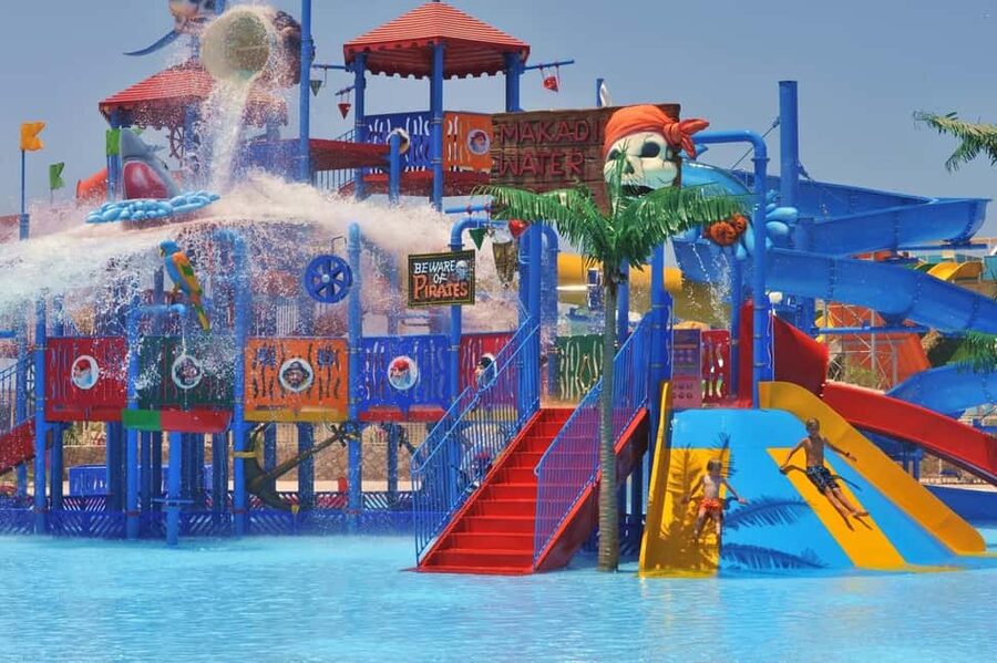 Hurghada: Makadi Water World with Lunch & Transfers - Who should book this water-park day