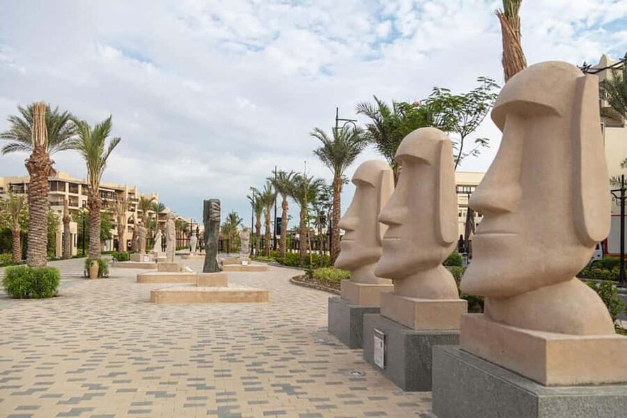 Hurghada: Morning or Sunset Sights Guided Tour with Shopping - What the guides add to the experience
