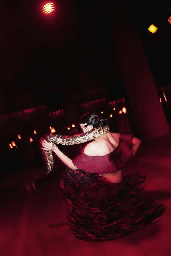 Hurghada: Naz Cabaret ticket with beverages - What the evening schedule really means