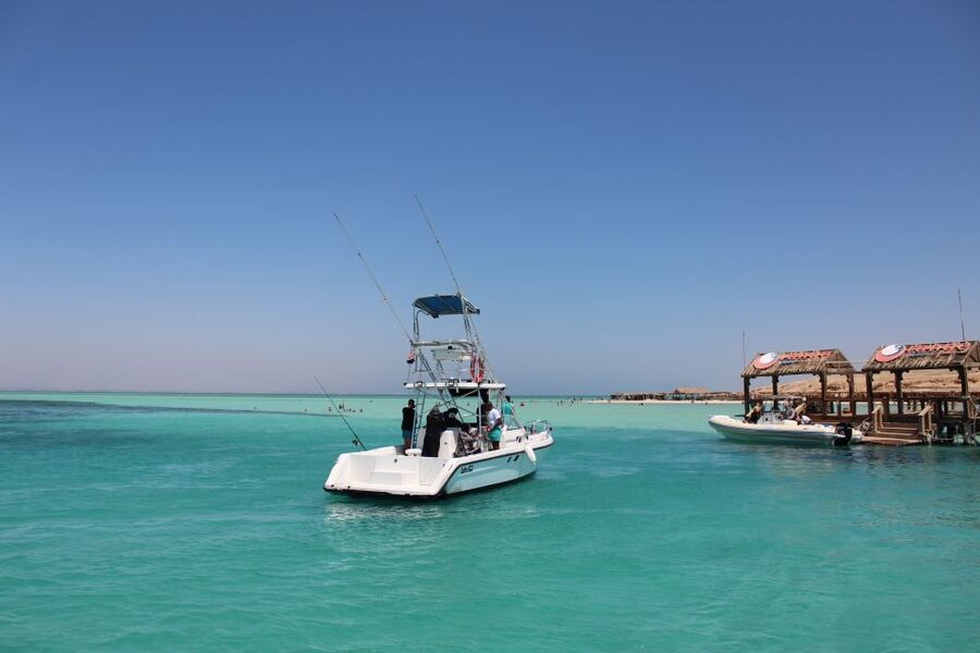 Hurghada: Orange Bay Snorkeling with Lunch & Optional Diving - Choosing between the yacht and the speedboat