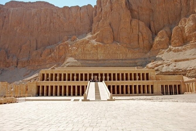 Hurghada: Over Day Tour to Luxor & Balloon Ride & Felucca - Hatshepsut and the Colossi of Memnon