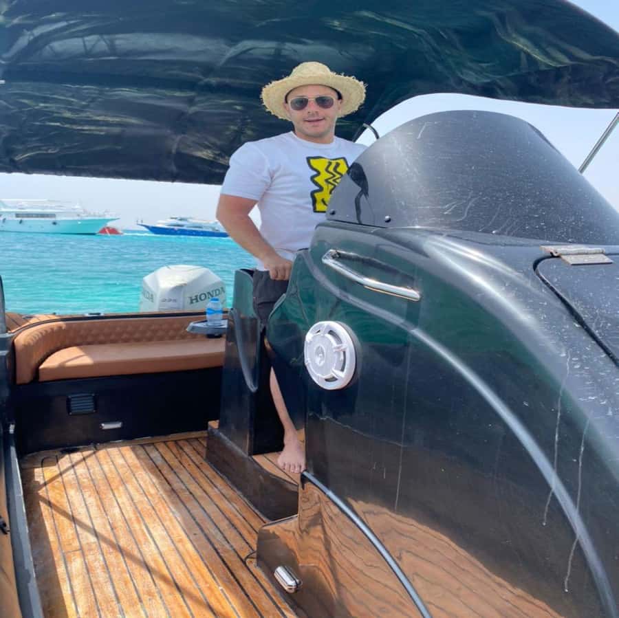 Hurghada: Private Speedboat to Dolphin House with Pickup - Dolphin House and the search for dolphins