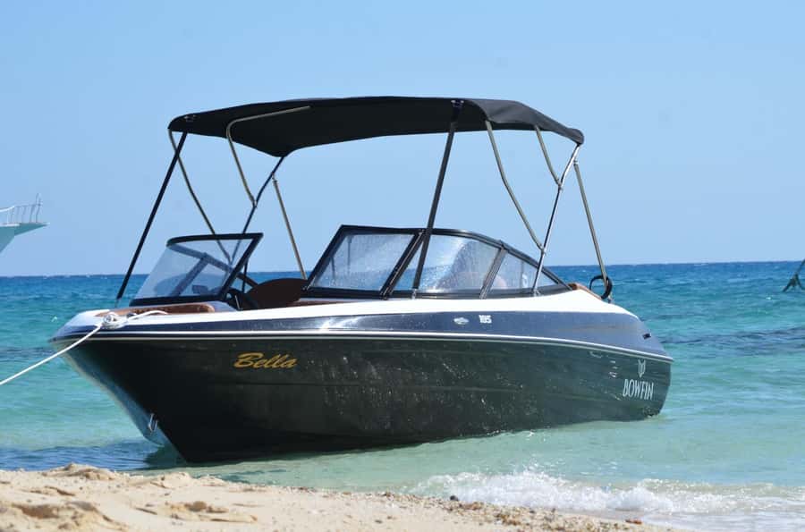 Hurghada: Private Speedboat to Magawish Island - The speedboat crossing to Magawish