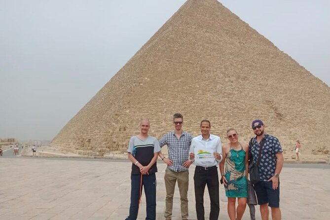 Hurghada Pyramids & Museum Small Group Tour by Van - Reaching the Giza Plateau