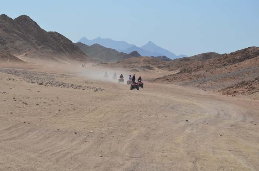 Hurghada: Red Sea Desert Quad Biking Tour & Sand Mountain - Shared or private, and what that means