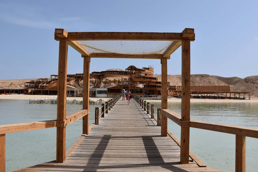 Hurghada: Royal Orange Bay with Massage, Snorkeling & Lunch - Food, Drinks, and Crew Service