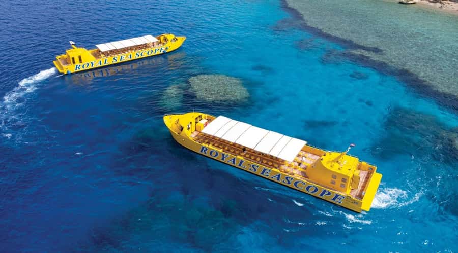 Hurghada: Royal Seascope Submarine Cruise with Snorkel Stop - The crew and the tone onboard