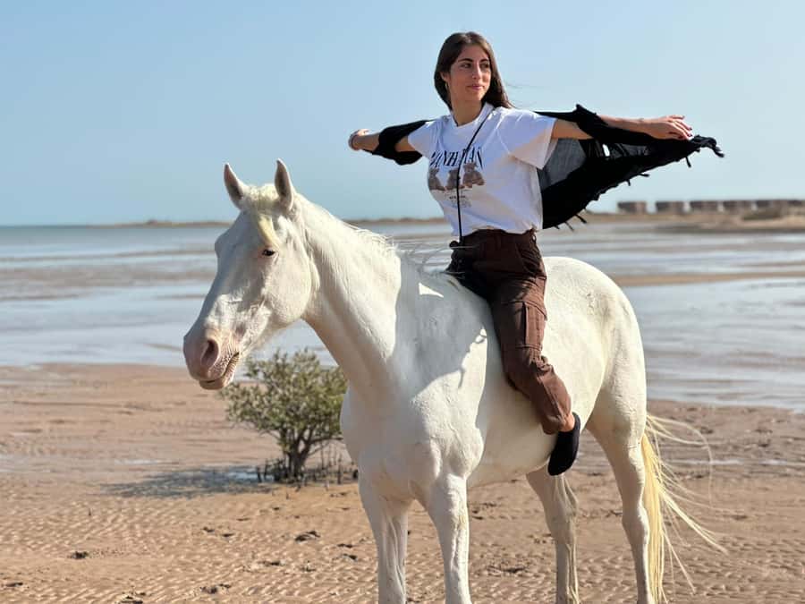 Hurghada: Sea & Desert Horse Riding tour/w Swimming&Transfer - Photos, group size, and personal attention