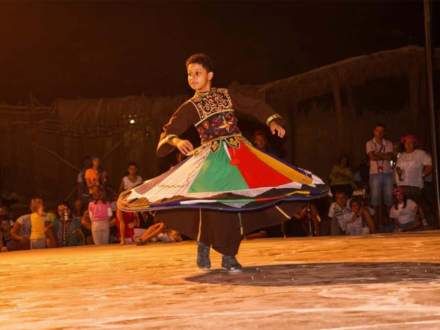 Hurghada: Sea & Desert Horse Tour, Stargazing, Dinner & Show - Horses, helmets, and guide support