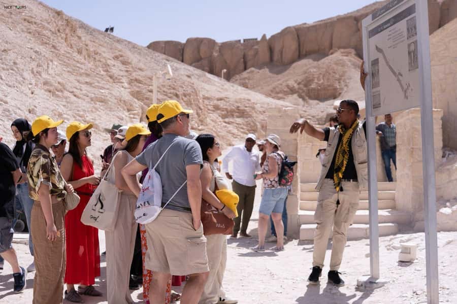 Hurghada: Small-Group Luxor Highlights & Tut Tomb Day Tour - Hatshepsut Temple and a different royal story