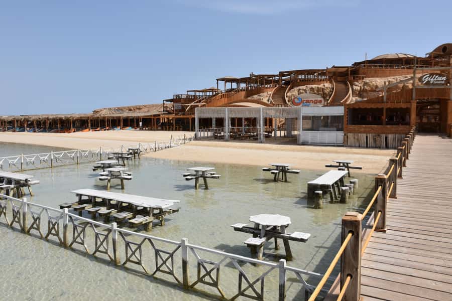 Hurghada: Snorkeling 6 x 1 to Orange Bay w Diving & Massage - Cruising toward Giftun Island