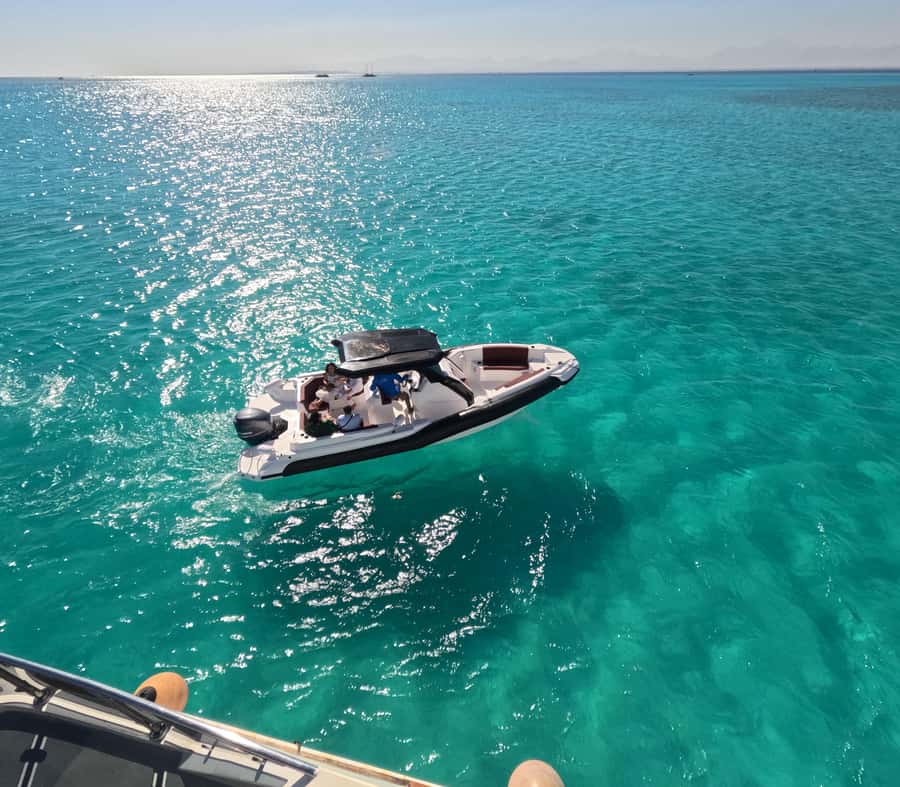 Hurghada: Turtle Bay Speedboat Tour with Snorkeling - Turtle Bay and the honest odds of seeing turtles