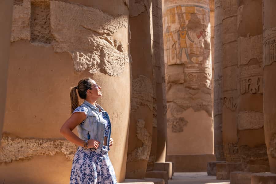 Hurghada: Valley of Kings Hatshepsut & Karnak Luxor Day Trip - Valley of the Kings: tombs, color, and heat