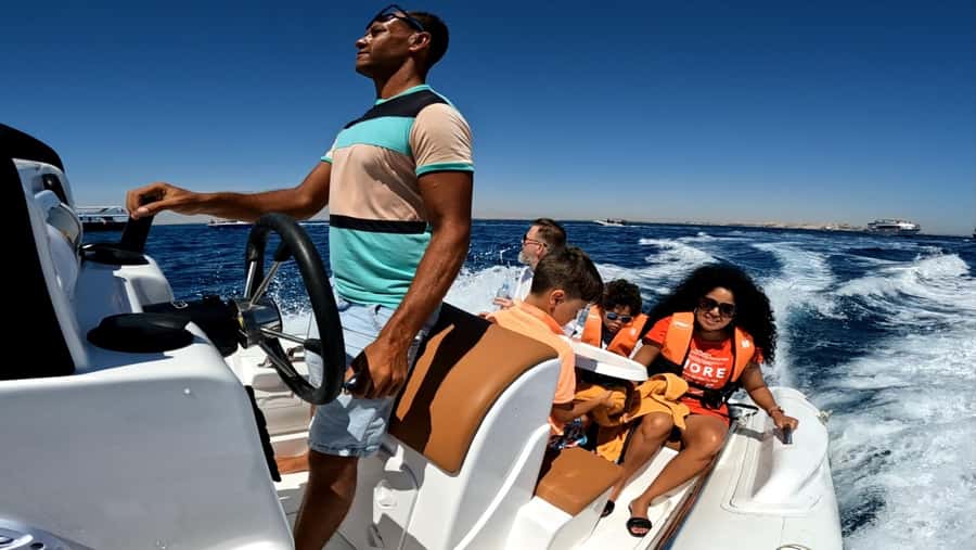 Hurghada: White Island Speedboat Tour, Snorkeling, & Lunch - The first 20 minutes across the Red Sea
