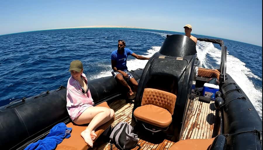 Hurghada: White Island Speedboat Tour, Snorkeling, & Lunch - The optional five-minute flight over the water