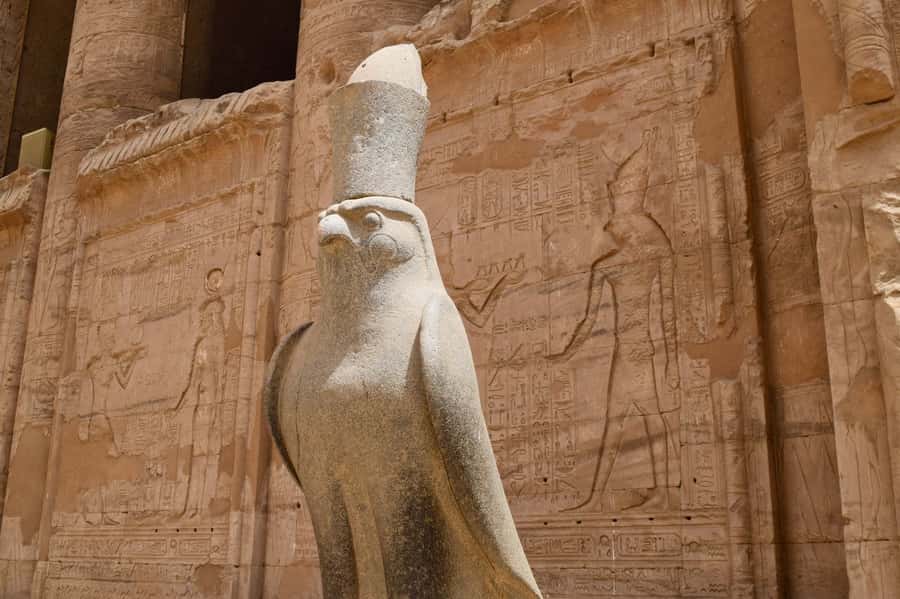Luxor: 4 Days Nile Cruise with Guided Tours & Abu Simbel - Day one: Valley of the Kings and Hatshepsut before sailing