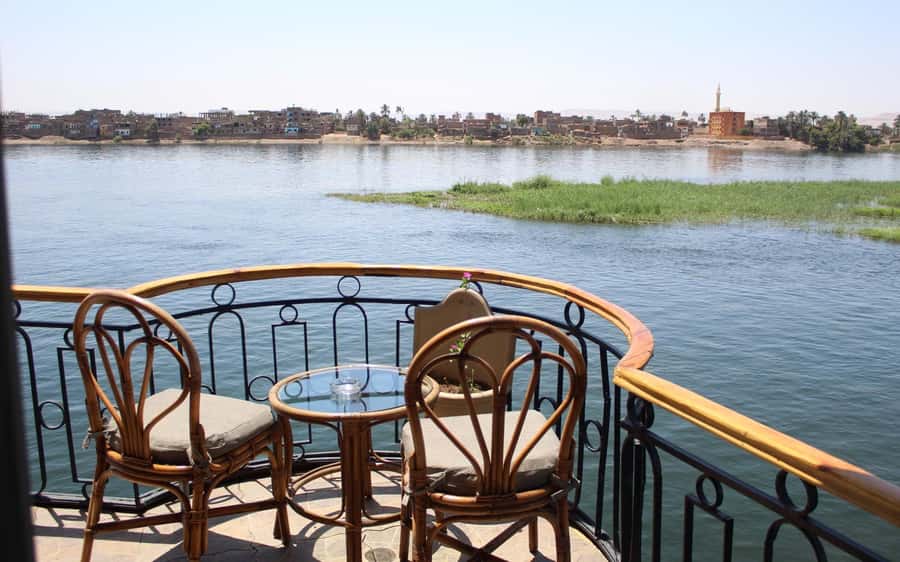 Luxor: 5 Days Nile Cruise with Guided Tours & Abu Simbel - Why a Nile cruise works so well here