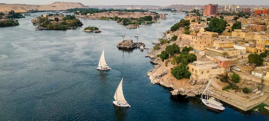 Luxor: 5 Days Nile Cruise with Guided Tours & Abu Simbel - Day 2: The West Bank before sailing south
