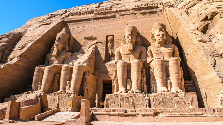 Luxor: Abu Simbel Temple Private Guided Day Trip with Lunch - Why the private car changes the equation