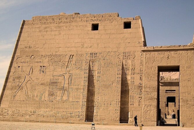 Luxor Day Tour: Explore Valley of Kings, Queens, Hatshepsut& More - Medinet Habu and the power of Ramses III