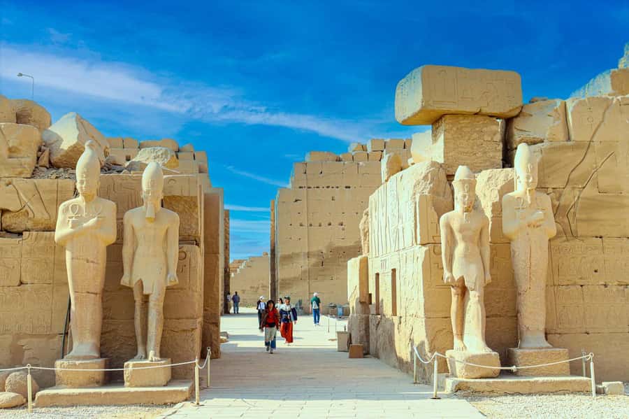 Luxor Day Trip from Hurghada Small Group & Tutankhamun Tomb - Lunch, Luxor, and the Nile crossing