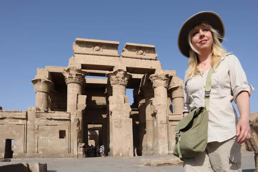 Luxor: Edfu and Kom Ombo Private All-Inclusive Guided Tour - Entering the Temple of Horus at Edfu