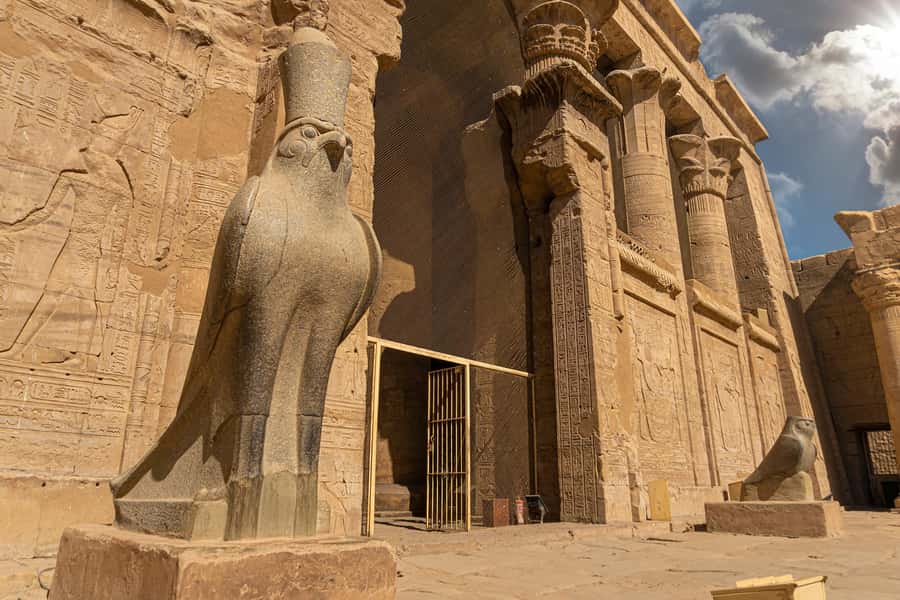 Luxor: Edfu, Kom Ombo, Abu Simbel Private Tour & Entry Fees - Edfu Temple and the enclosed world of Horus