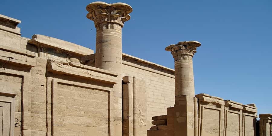 Luxor: Habu, Deir El Medina, Shared tour, Guide, and Lunch - The Colossi of Memnon as a short final stop