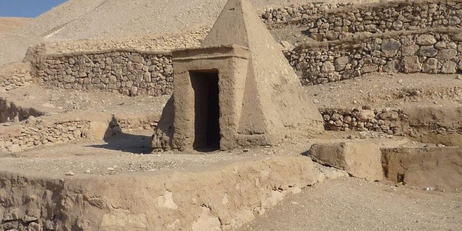 Luxor: Habu, Deir El Medina, Shared tour, Guide, and Lunch - Who will enjoy this shared excursion