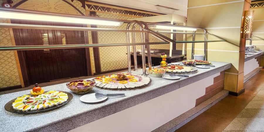 Luxor: Habu, Deir El Medina, Shared tour, Guide, and Lunch - Small practical points before booking