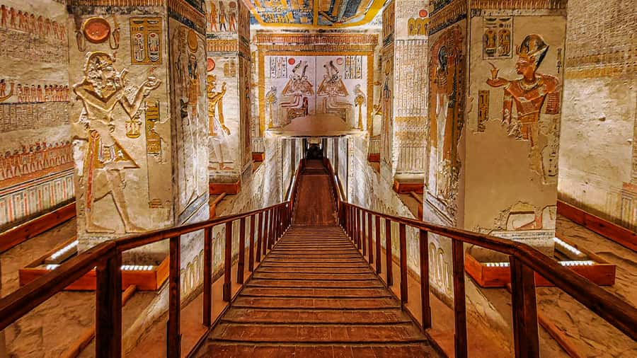 Luxor: Medinet Habu, Deir el-Medina & Valley of Queens Tour - Should you book it?