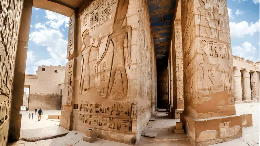 Luxor: Medinet Habu, Deir el-Medina & Valley of Queens Tour - Medinet Habu and the long temple of Ramesses III